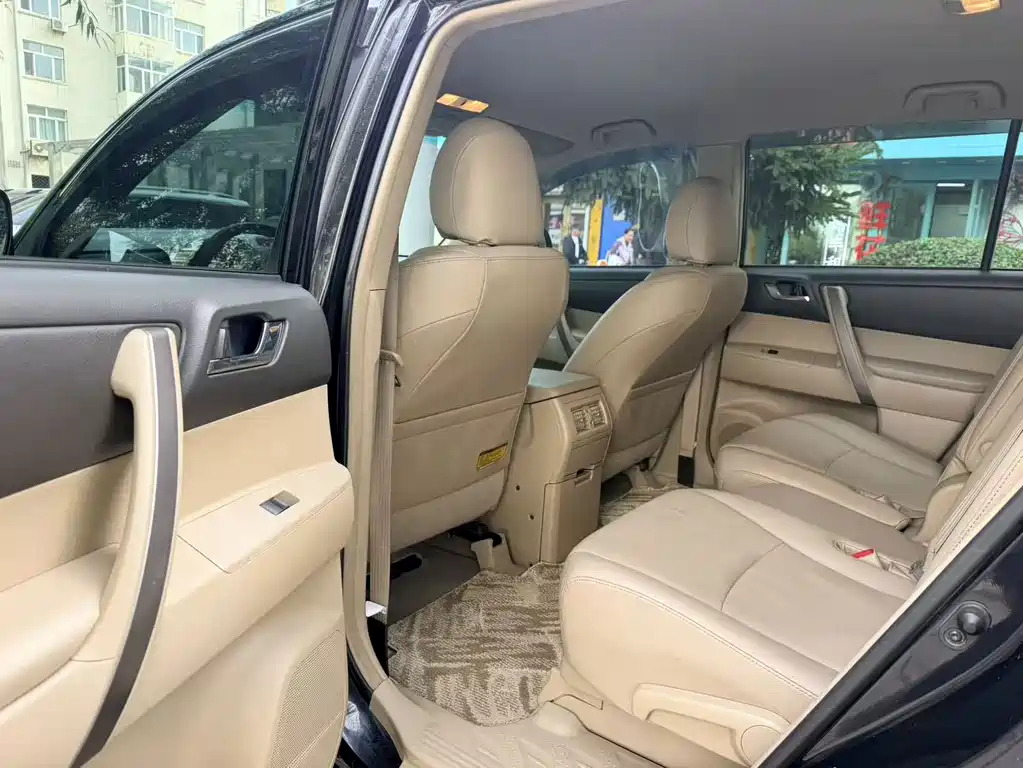 Toyota Highlander — миниатюра 9