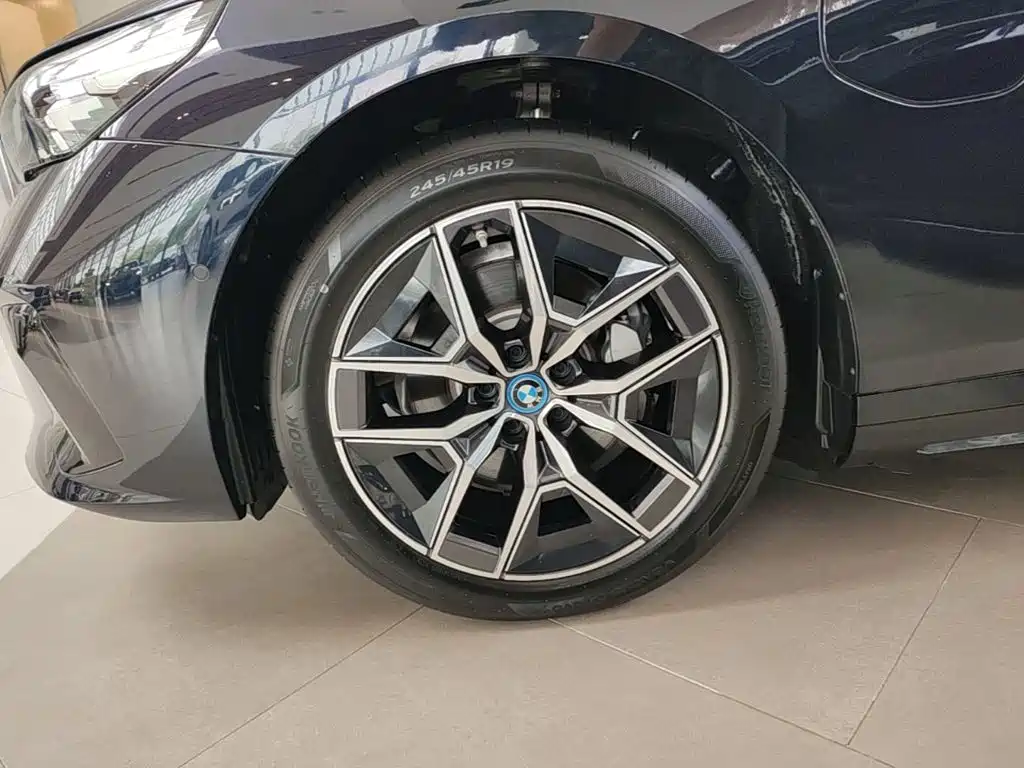 BMW i5 — миниатюра 23
