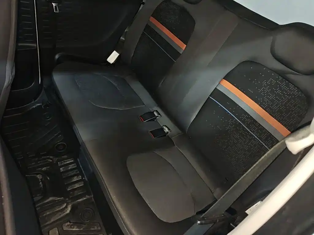 Wuling MINIEV — миниатюра 13