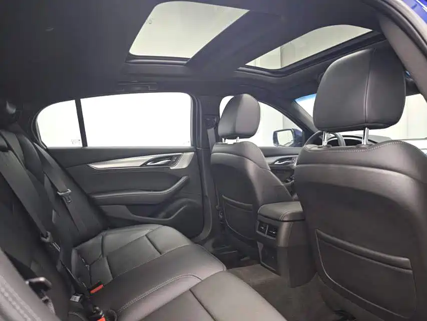 Cadillac CT5 — миниатюра 8