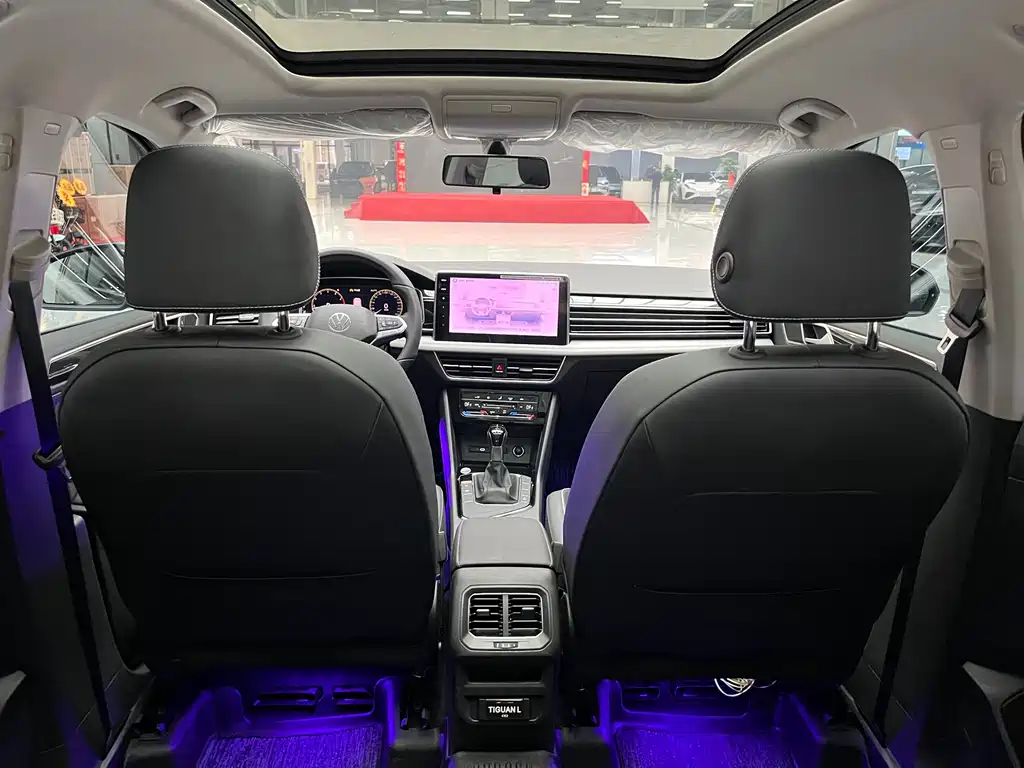 Volkswagen Tiguan L — миниатюра 15