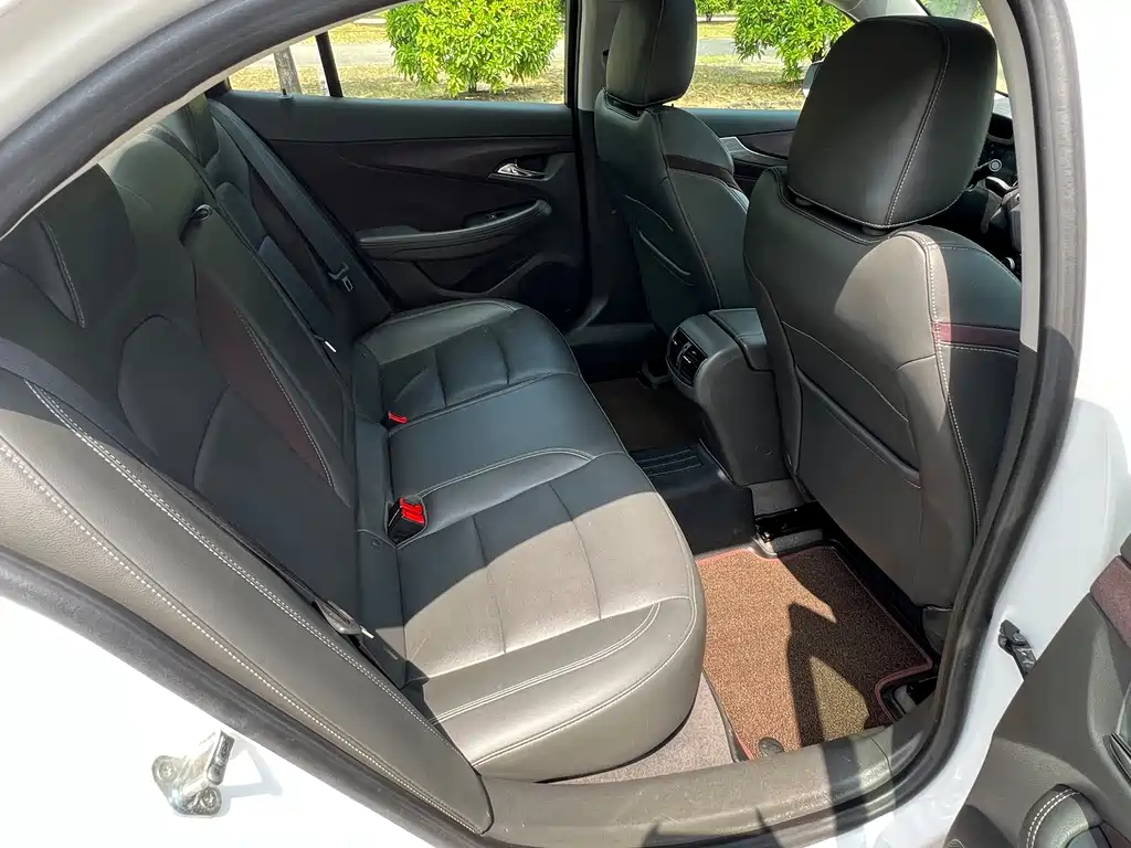 Chevrolet Malibu — миниатюра 15