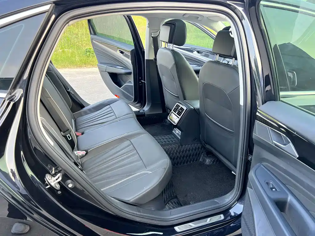Volkswagen Passat — миниатюра 17
