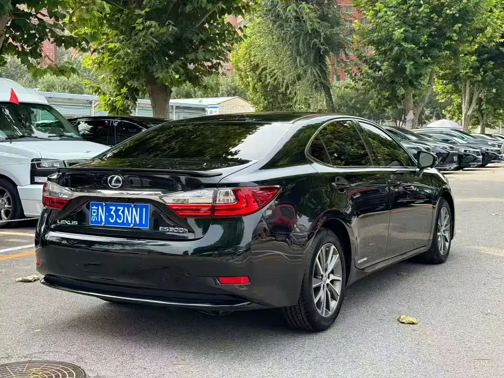 Lexus ES — миниатюра 8