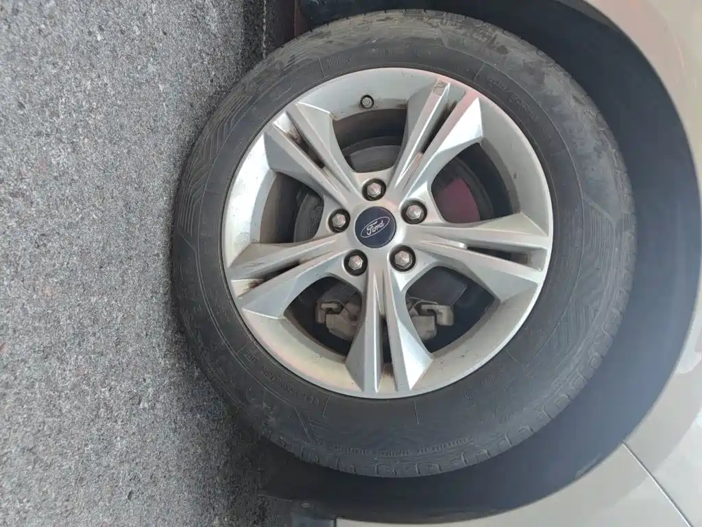 Ford Focus — миниатюра 8