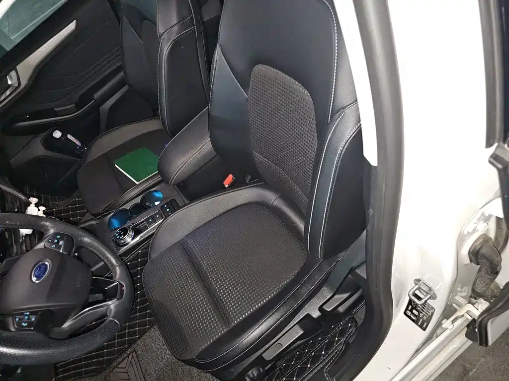 Ford Focus — миниатюра 16