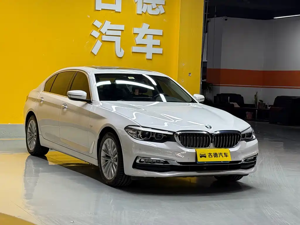 BMW 5 Series — миниатюра 3