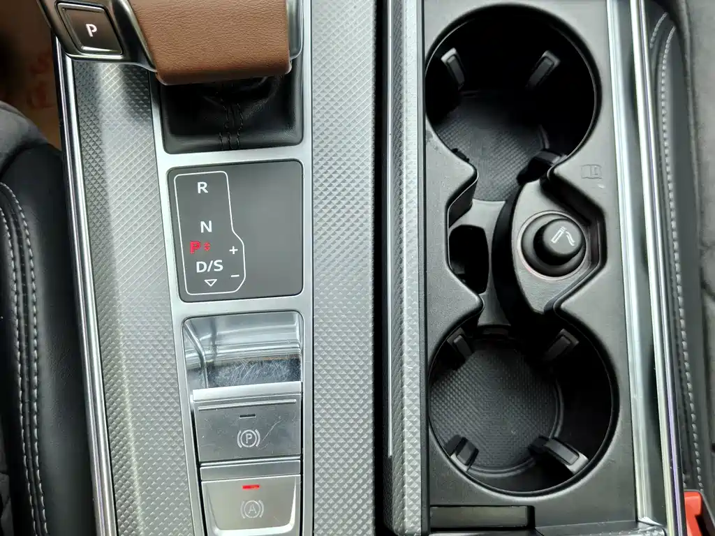 Audi A6L New Energy — миниатюра 14