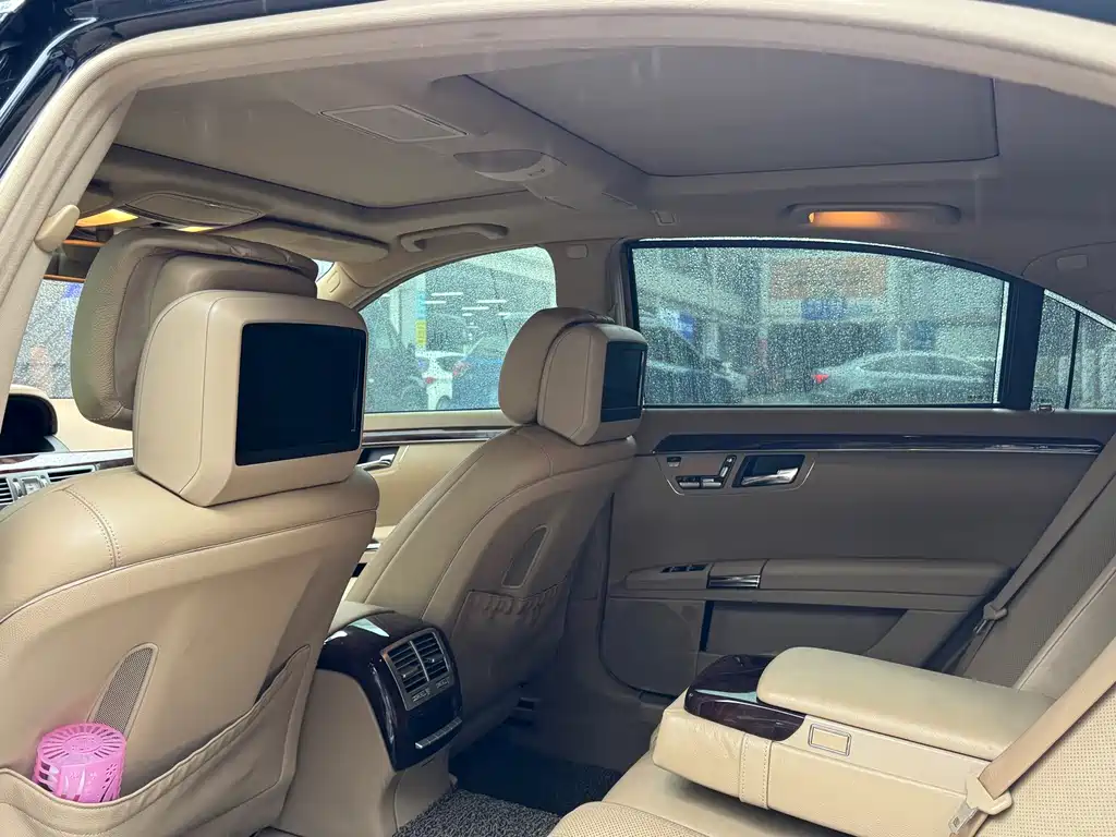 Mercedes-Benz S-Class — миниатюра 12