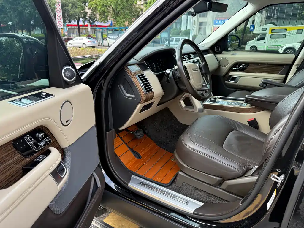 Land Rover Range Rover — миниатюра 9