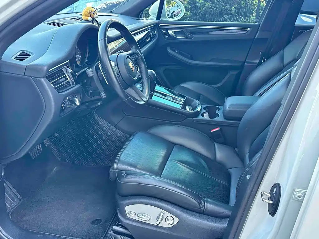 Porsche Macan — миниатюра 7