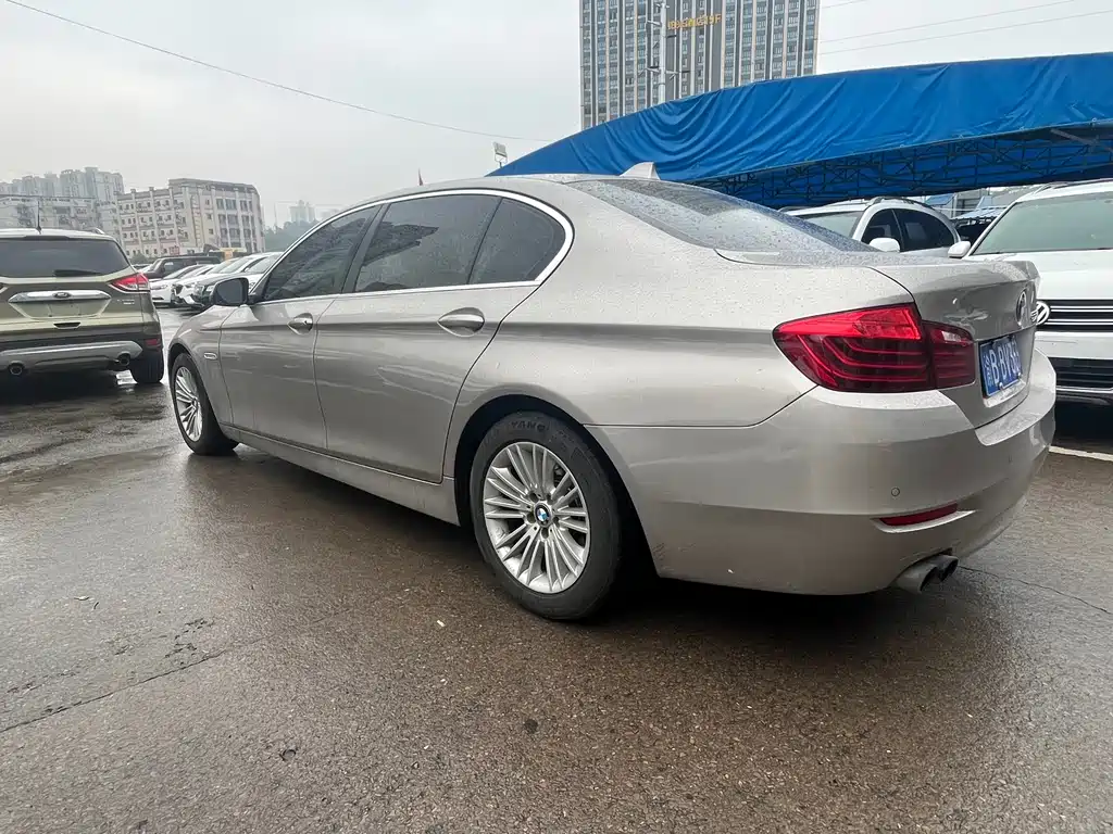 BMW 5 Series — миниатюра 6