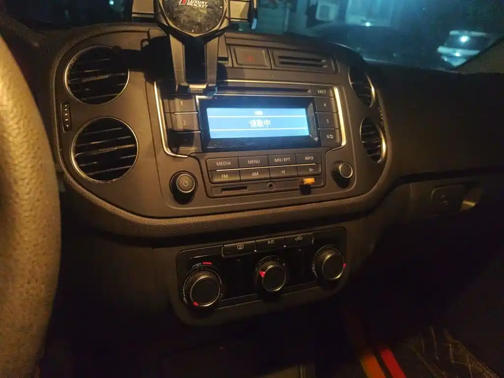 Volkswagen Tiguan — миниатюра 14