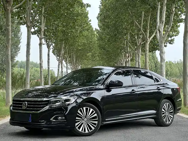 VOLKSWAGEN PASSAT 2019