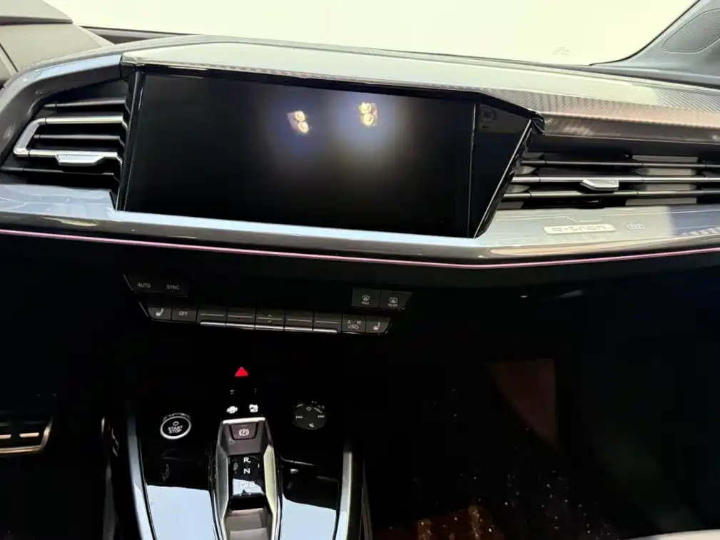 Audi Q4 e-tron 2023 Silver/gray из Китая