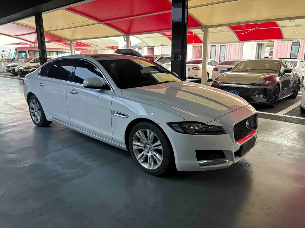 Jaguar XFL — миниатюра 3