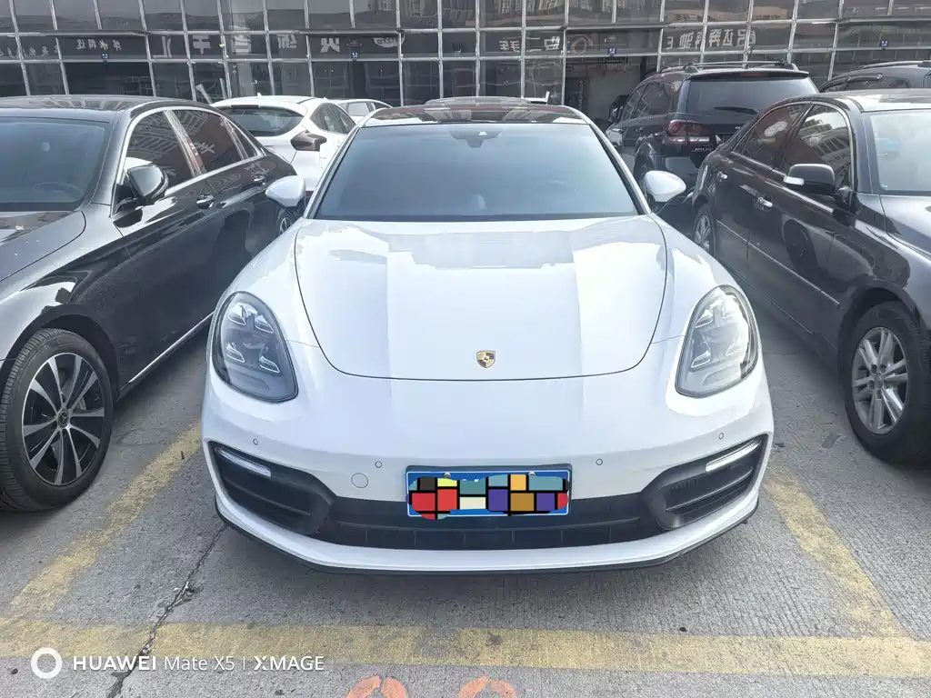 PORSCHE PANAMERA