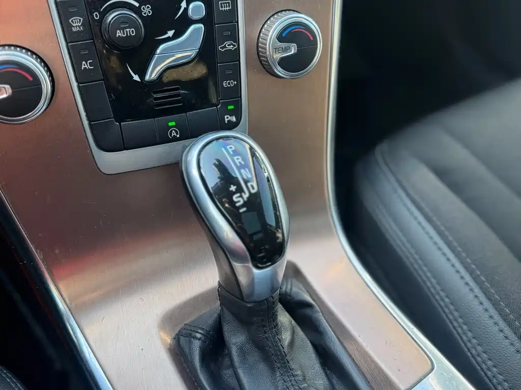 Volvo XC60 — миниатюра 12