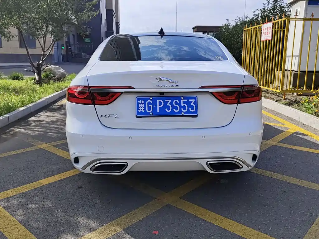 JAGUAR  XFL