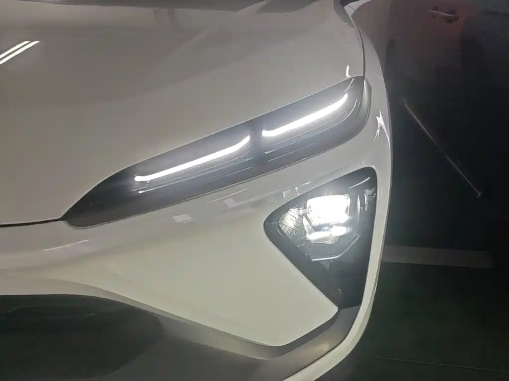 NIO ES6 — миниатюра 24