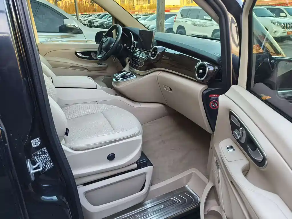 MERCEDES-BENZ V CLASS