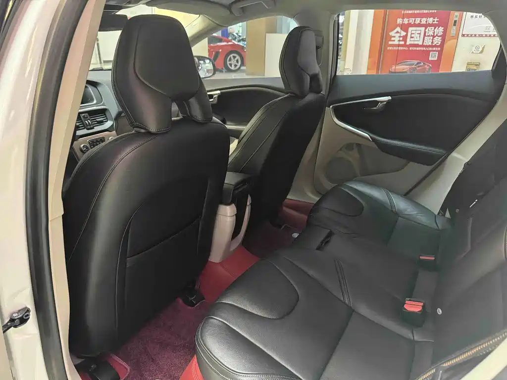 Volvo V40 — миниатюра 5