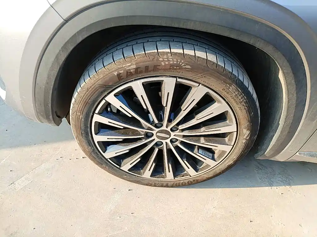 Geely Xingyue L — миниатюра 23