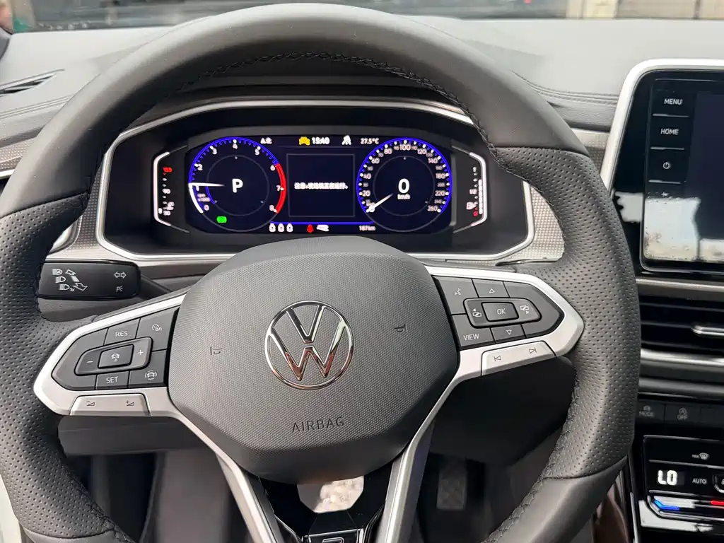 Volkswagen T-Roc — миниатюра 7