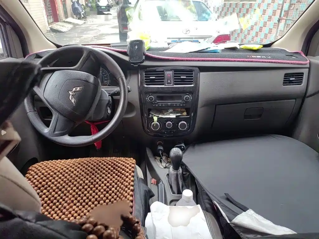 Wuling Rongguang V — миниатюра 13