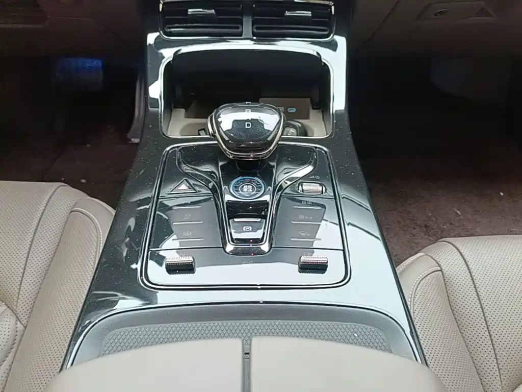 BYD Han — миниатюра 14