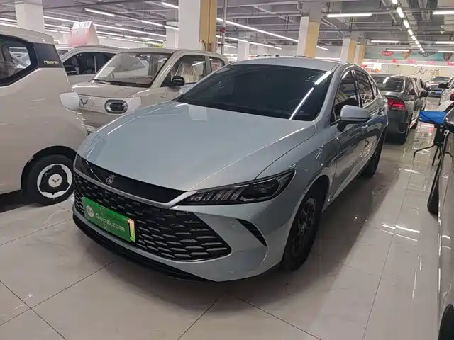 2025 BYD Qin