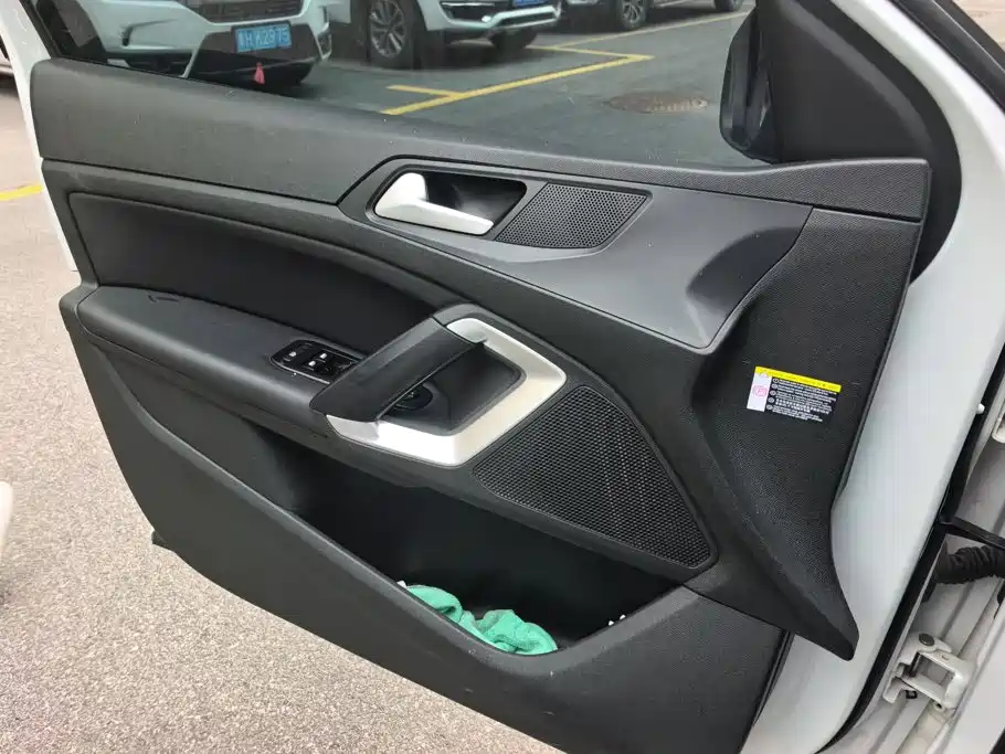 Peugeot 408 — миниатюра 7