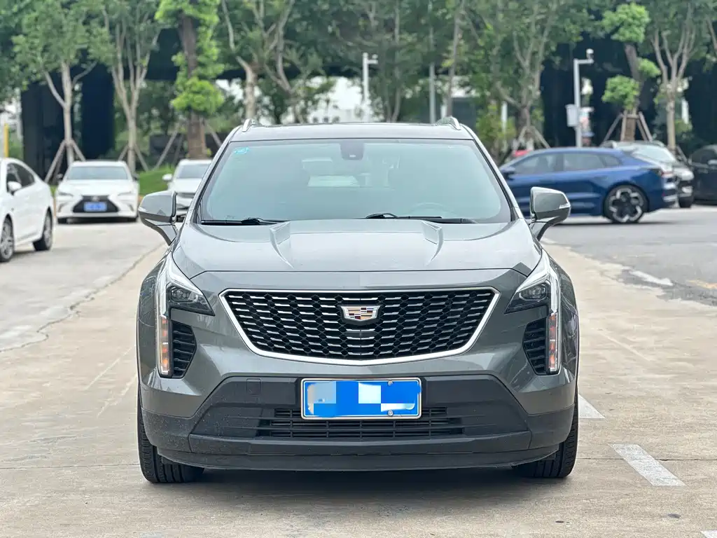 CADILLAC  XT4