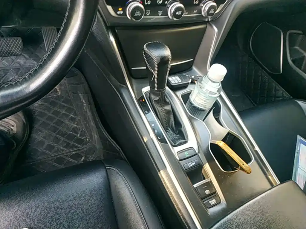 Honda Accord — миниатюра 14