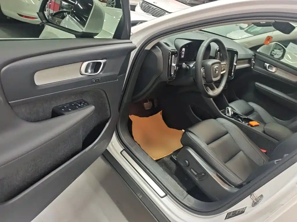 Volvo XC40 — миниатюра 16