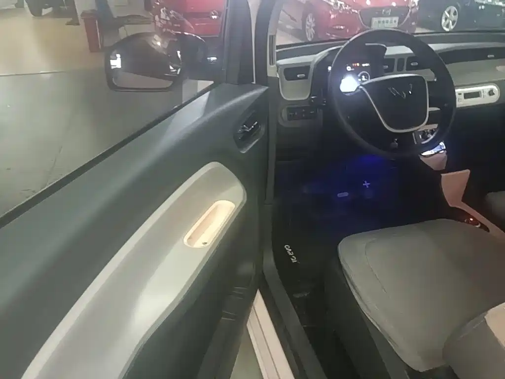 Wuling MINIEV — миниатюра 16