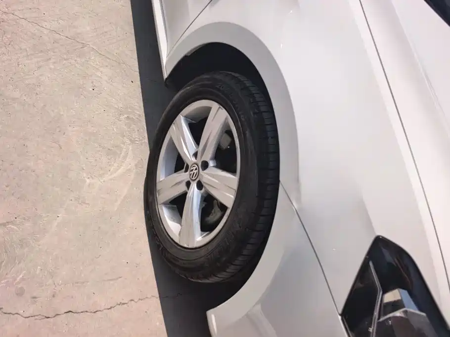 Volkswagen Lavida — миниатюра 6
