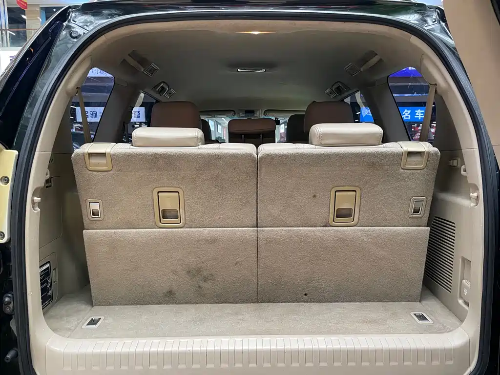 Toyota Land Cruiser Prado 2010 2.7L AT Luxury