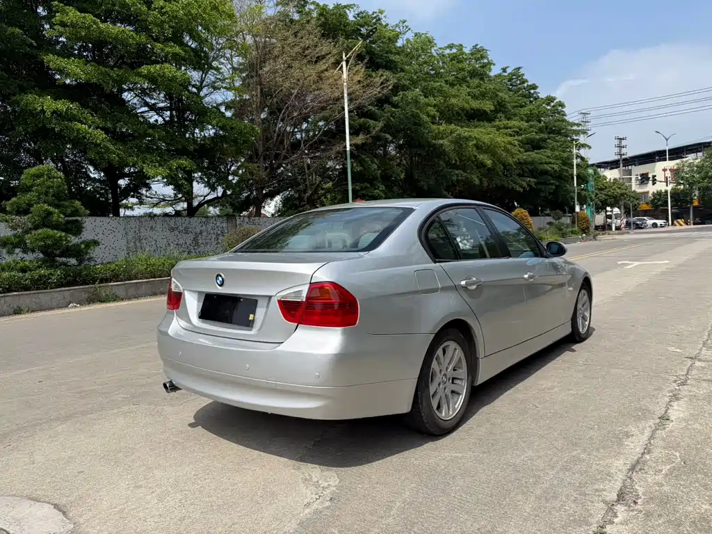 BMW 3 Series 3 2005 E90 320i