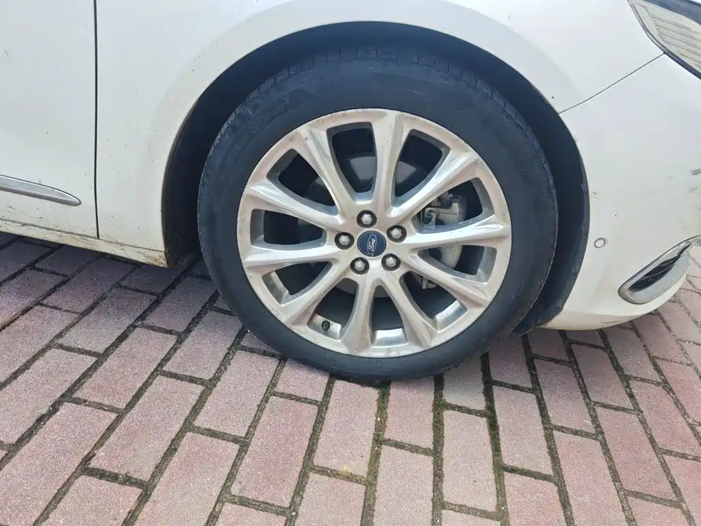 Ford Taurus — миниатюра 24
