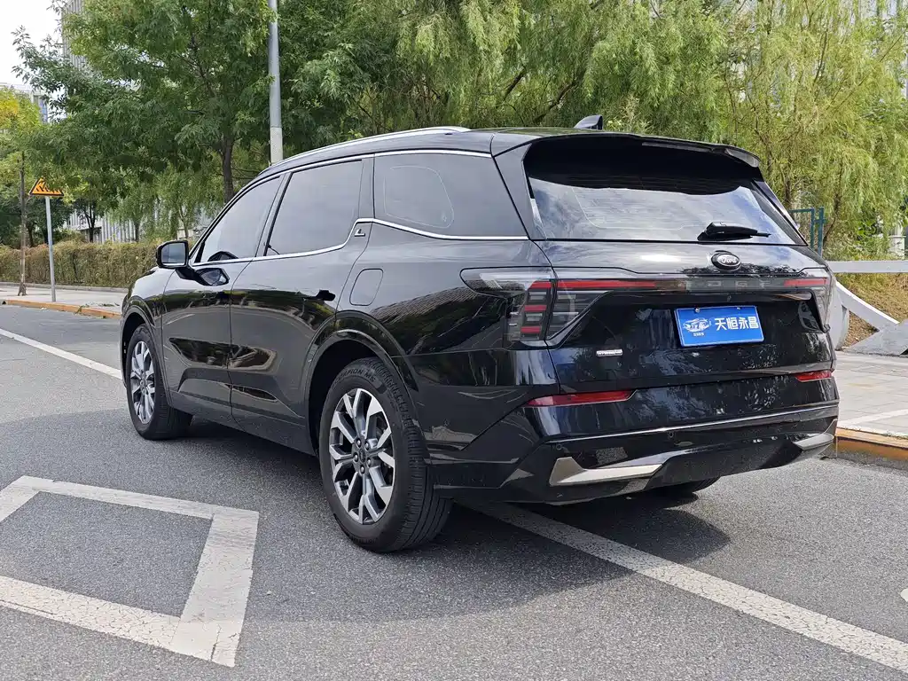 Ford Edge — миниатюра 7