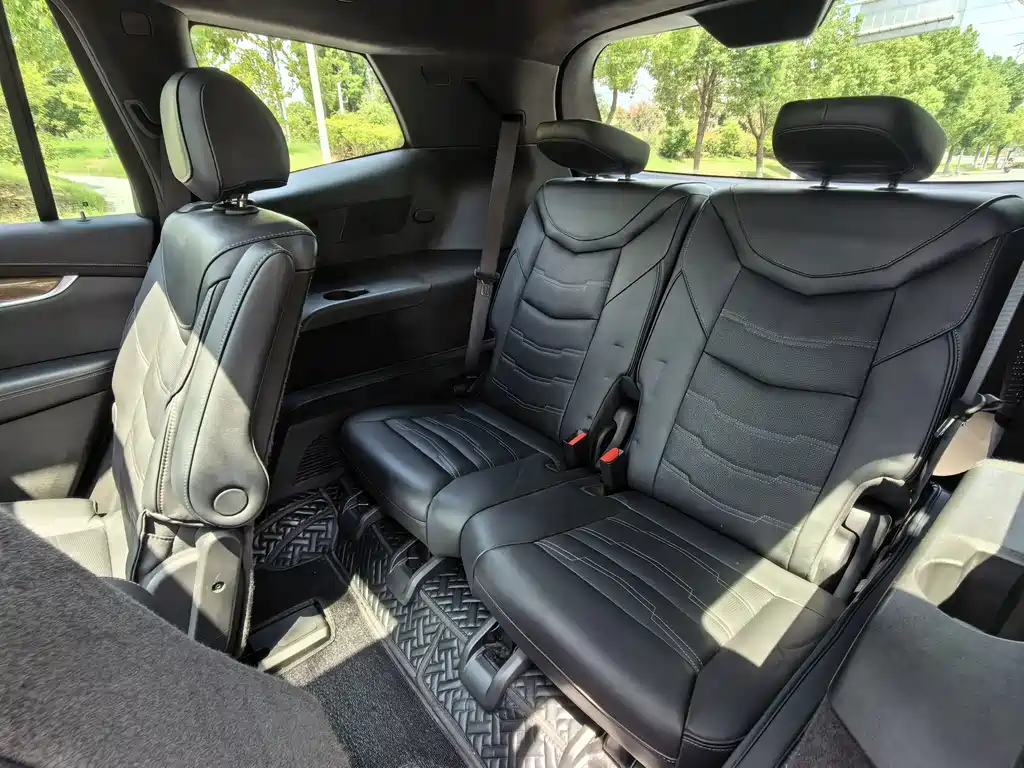 Cadillac XT6 — миниатюра 11