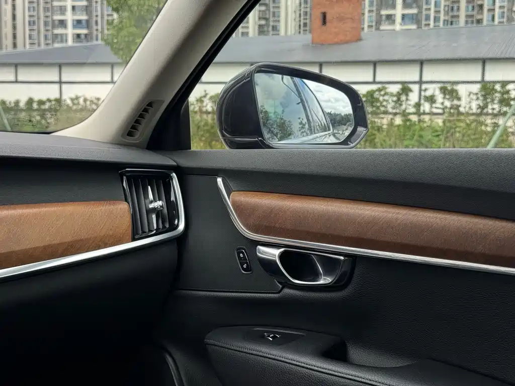 Volvo S90 — миниатюра 12