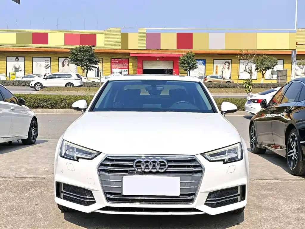 Audi A4L 2018