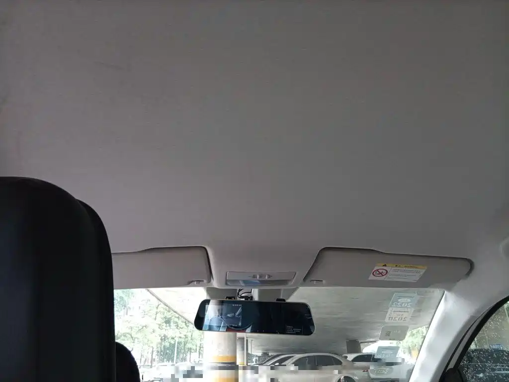 Volkswagen up! — миниатюра 9