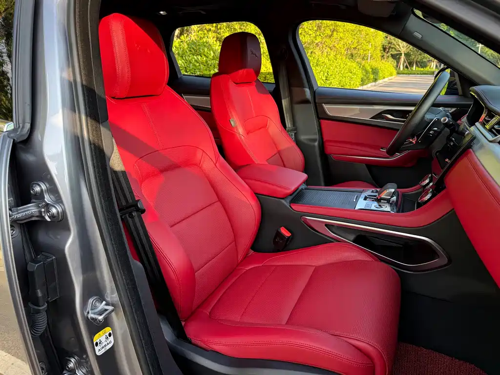 Jaguar F-PACE — миниатюра 11