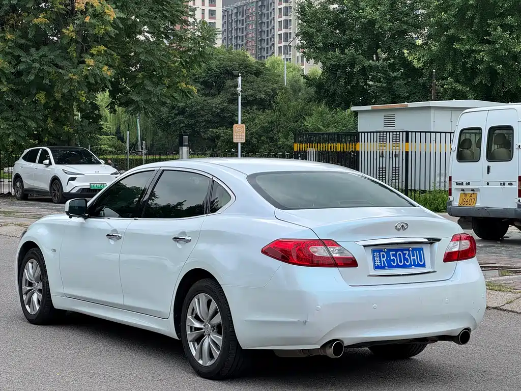 Infiniti Q70 2015 Q70L 2.5L Enjoy