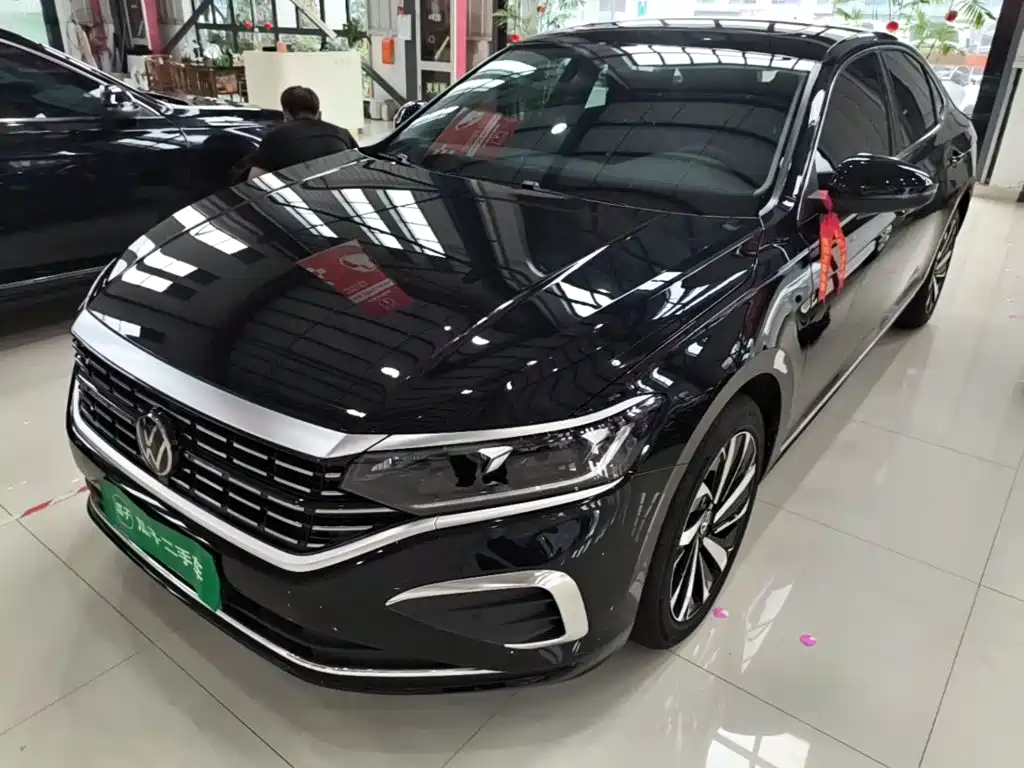 Volkswagen Passat 2025 380TSI