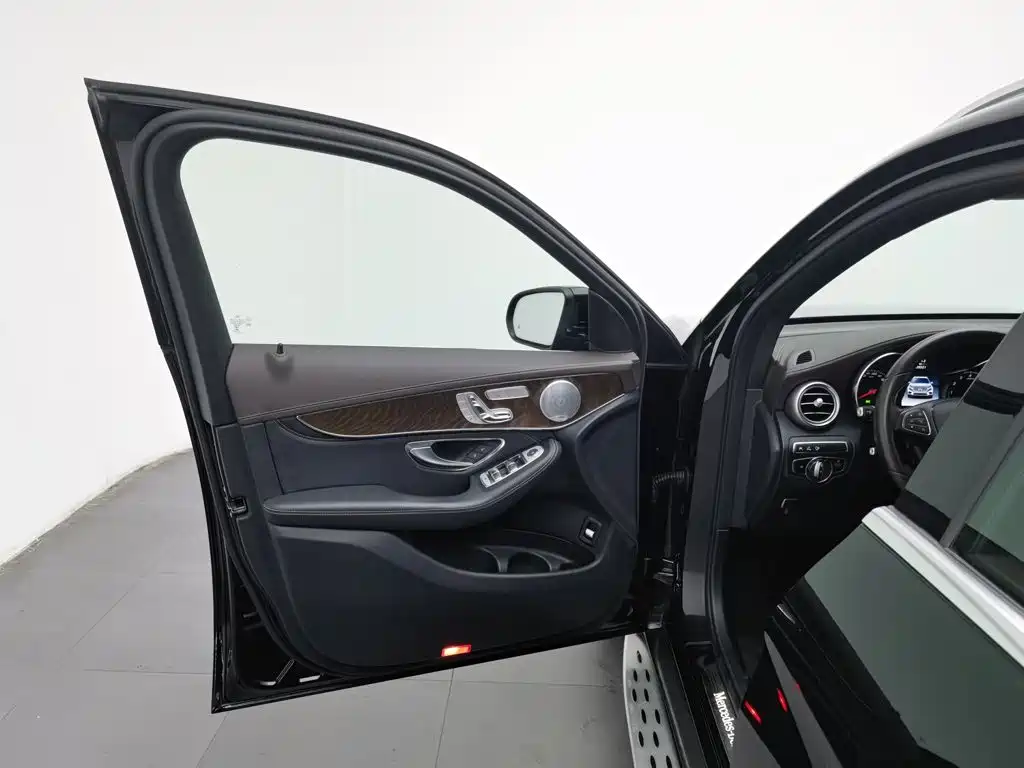 Mercedes-Benz GLC — миниатюра 8