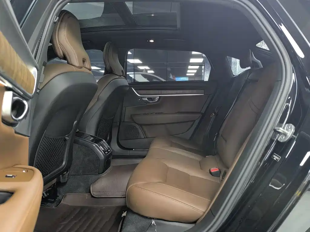 Volvo S90 — миниатюра 12